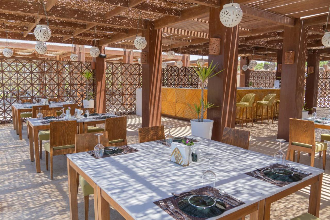 Caesar Bay Resort มาร์ซา เมทรูห์ ภายนอก รูปภาพ